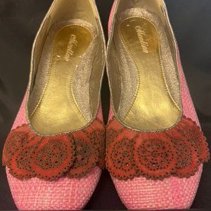 Gorgeous Pink Kitten Heels by Montino! Size 8 or 38. MUST SEE!!!